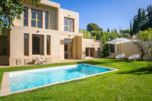 Image for article 8 Best 2026 Airbnb Stays in Aix-en-Provence, France in Historic Centre