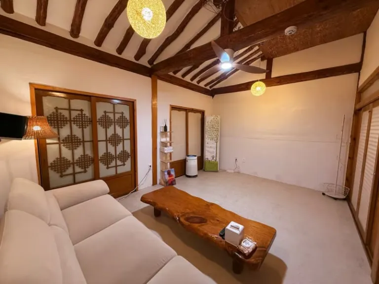 Jeonju Hanok village Airbnb 