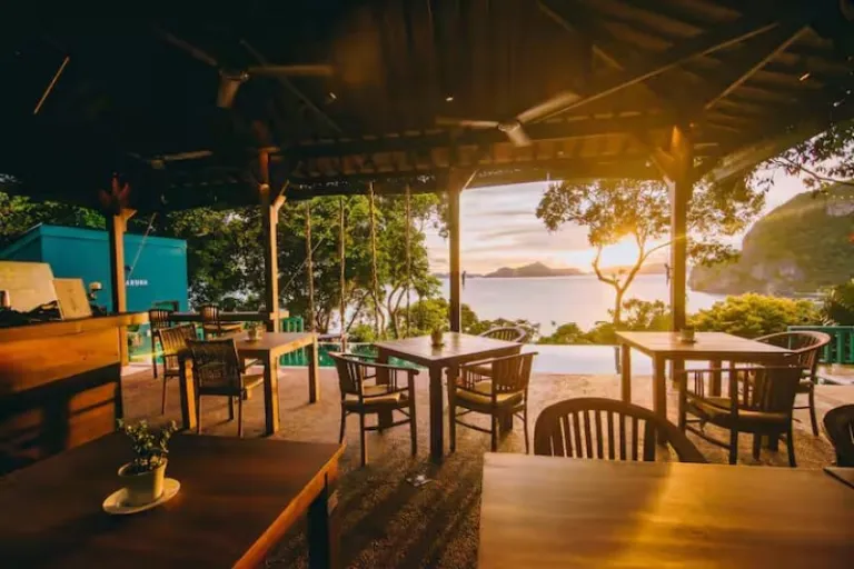 Airbnbs in El Nido by the sea