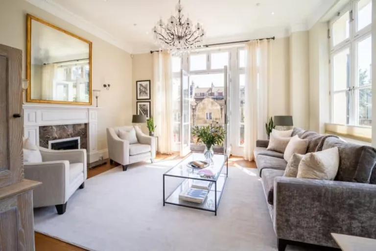 Airbnb Bath near Roman Baths 