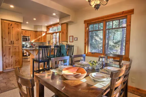 Image for article 8 Best Airbnb Stays in Yosemite, California to Book in 2026