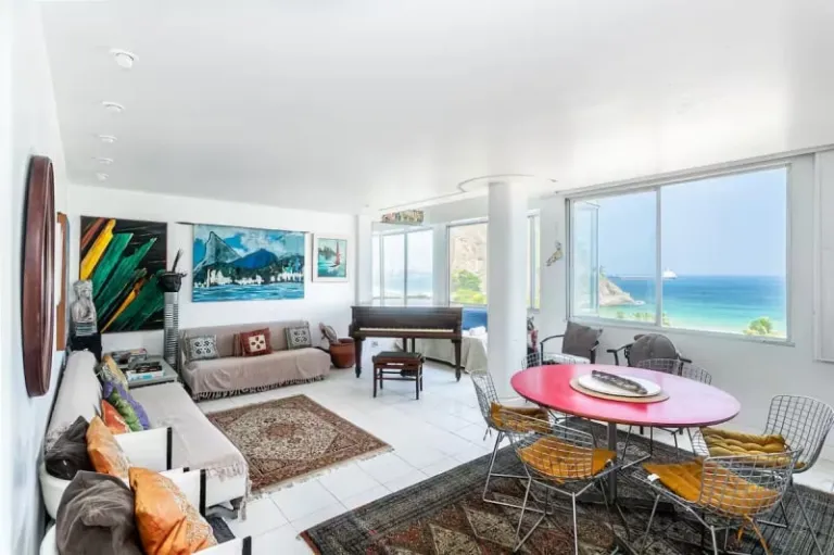 oceanfront Airbnbs in Copacabana 