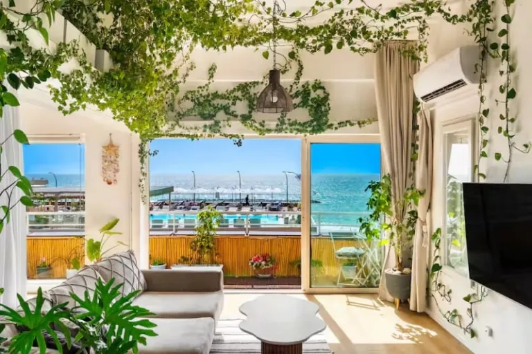 Airbnb Tel Aviv Beach views