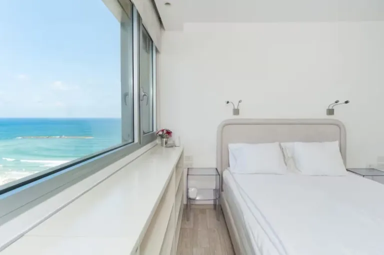 Airbnb Tel Aviv Beach views