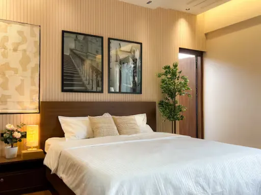 Image for article 8 Best Airbnb Stays in Bengaluru, India Near The Best Pubs