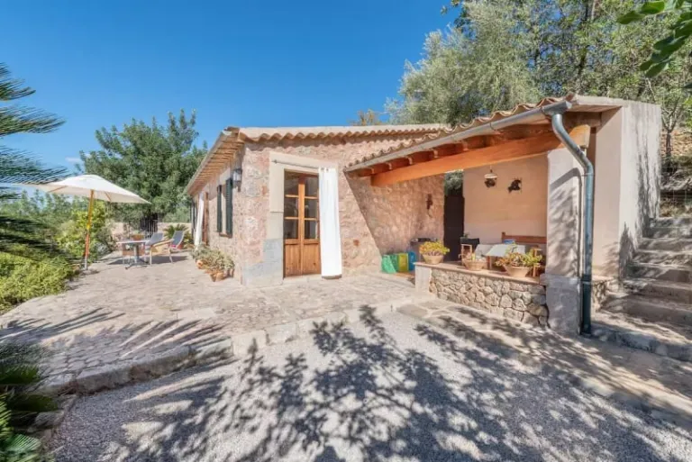 cute cottage Airbnbs in Sóller