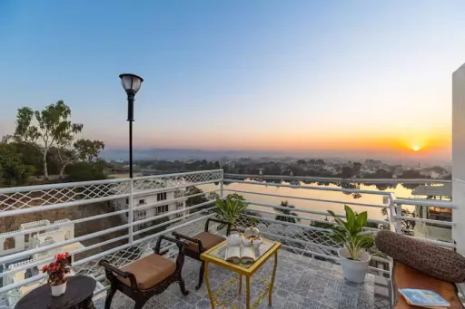 Image for article 8 Best Airbnb Stays in Udaipur, India Near Lakes to Book in 2026