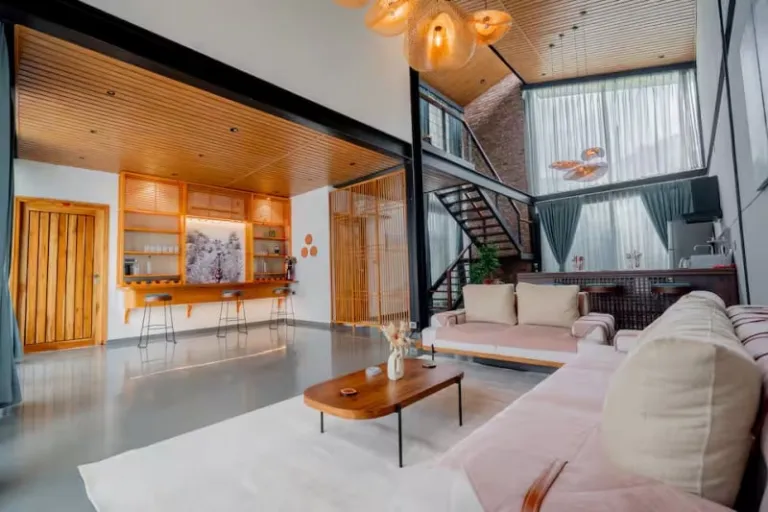 Airbnb Udaipur near lakes