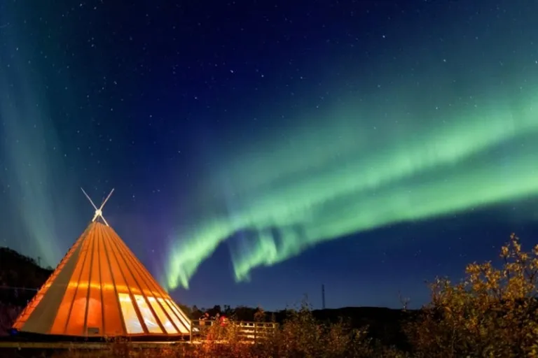 Northern Lights train