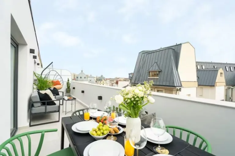 Airbnb Bucharest Old Town 