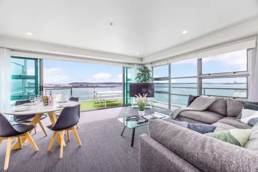 Image for article Harbor Airbnbs in Auckland: 8 Best Stays in New Zealand 2026
