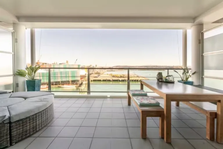 big Harbor views Airbnbs in Auckland