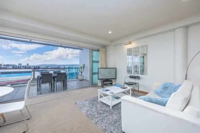 beautiful Harbor Airbnbs in Auckland