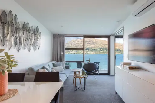 Image for article Lakefront Airbnbs in Queenstown, New Zealand 2026