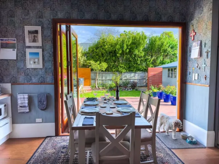 cosy villa Airbnb stays in Christchurch