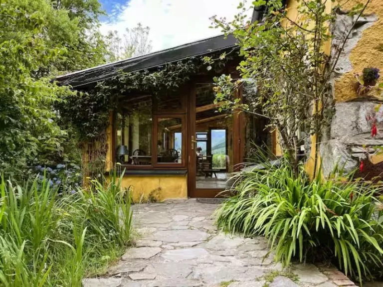 mountain side Airbnb stays in Killarney
