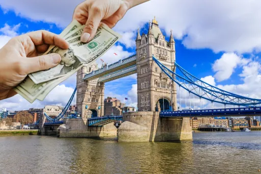 Image for article The Singaporean’s Guide to Tipping Etiquette in Western Countries