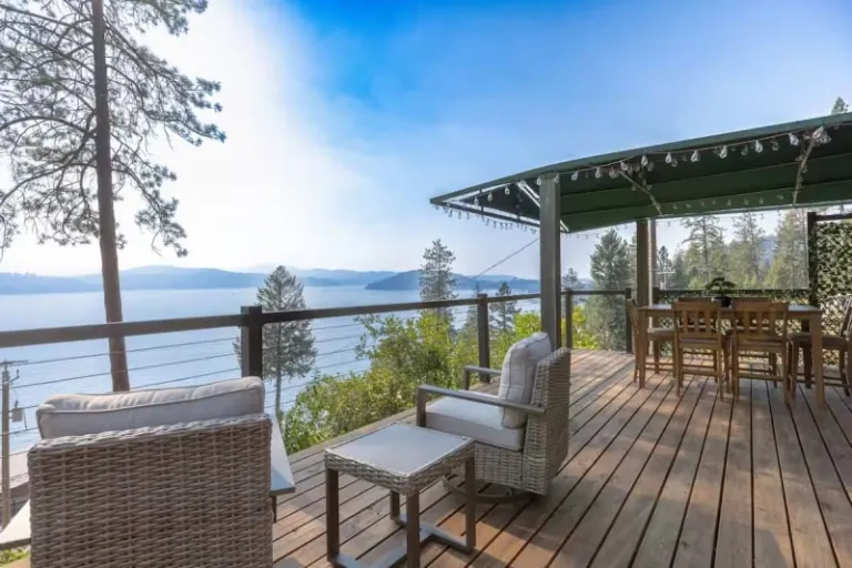 Airbnb stays in Coeur d'Alene