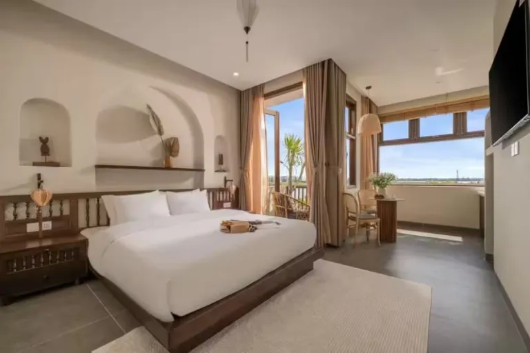 riverside Airbnb stays in Hoi An