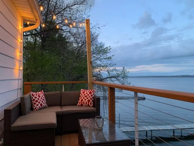aesthetic lakeside Airbnb stays in Finger Lakes