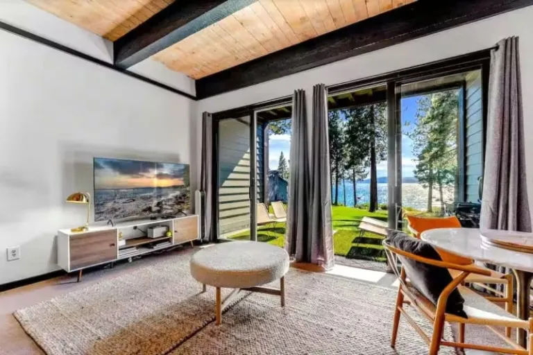 lakeside Airbnbs in Lake Tahoe