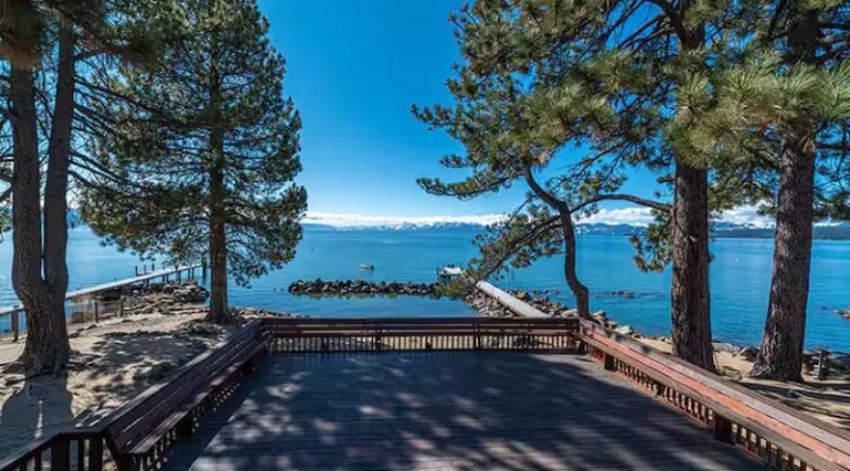 Airbnbs in Lake Tahoe with lake views