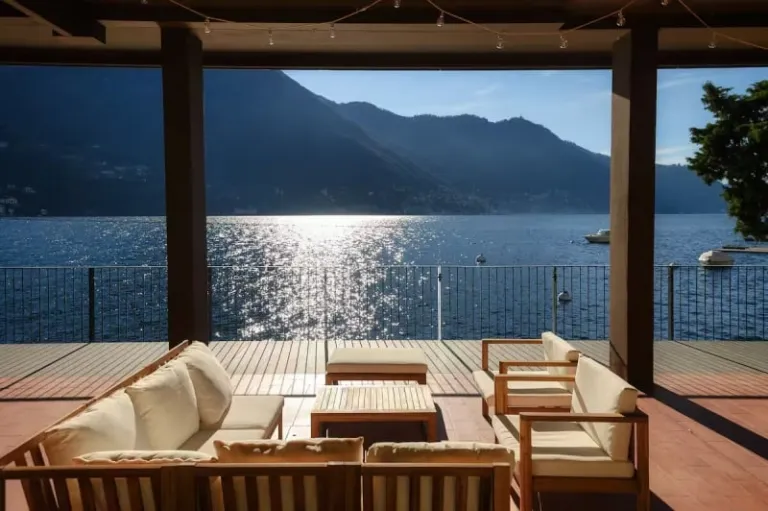 aesthetic Airbnb stays on Lake Como