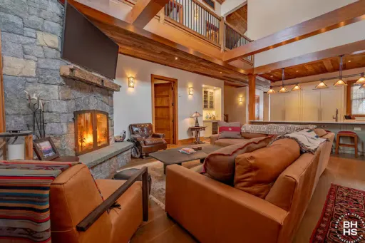 Image for article Airbnb stays in Lake Placid, New York 2025: 8 Adirondack Lakefront Stays