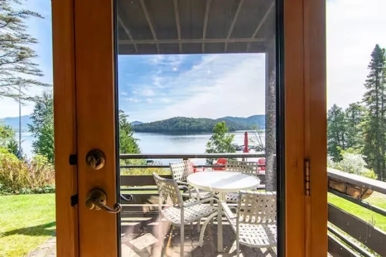 cosy lakeside Airbnb stays in Lake Placid