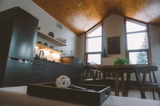 Image for article 8 Airbnb Stays in Banff, Alberta for Canadian Rockies Escapes