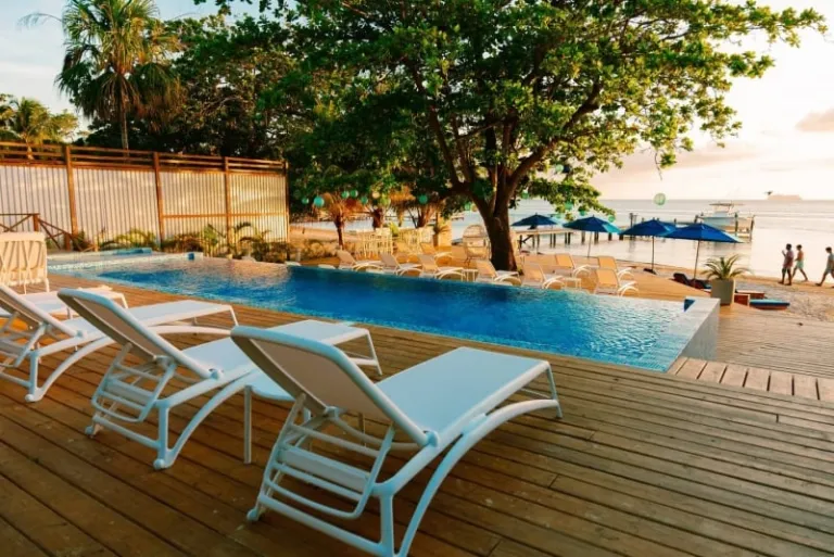 Airbnb Roatan