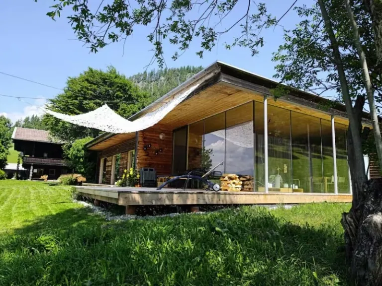 aesthetic Airbnb stays in Innsbruck