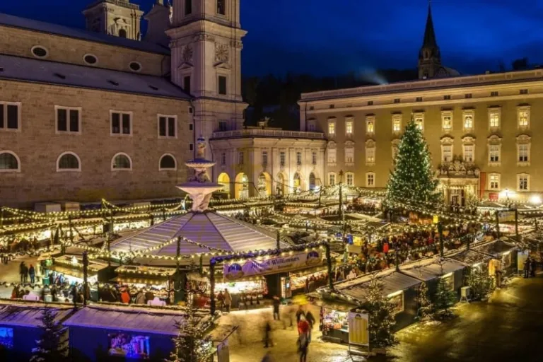Salzburg Christkindlmarkt on Dom and Residenzplatz