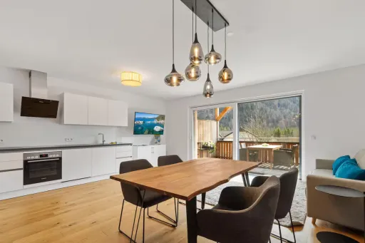 Image for article Best Airbnb Hallstatt Austria 2025: 6 Lakeside Alpine Village Homes