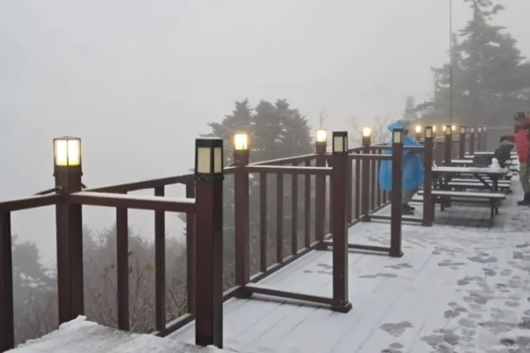 seoraksan mountain snow