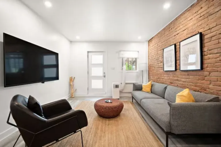 airbnb stays in Montreal for food and art