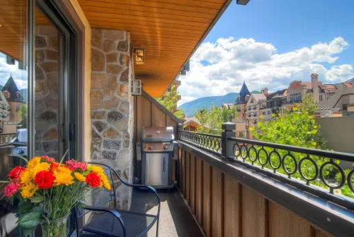 Image for article 8 Best Airbnb Stays in Vail, Colorado for Luxury Ski Vacations