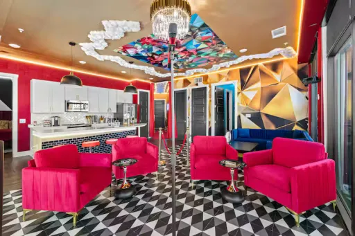 Image for article 8 Airbnb Stays in Nashville for Country Music Fans