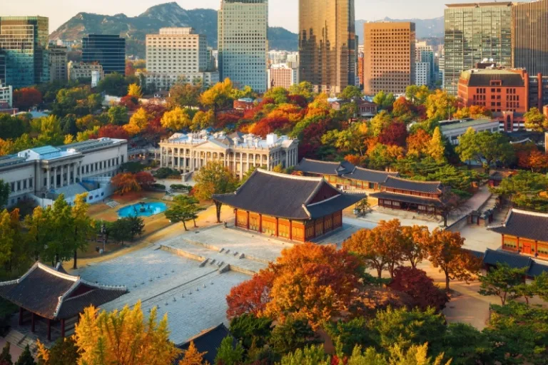  Deoksugung royal palace