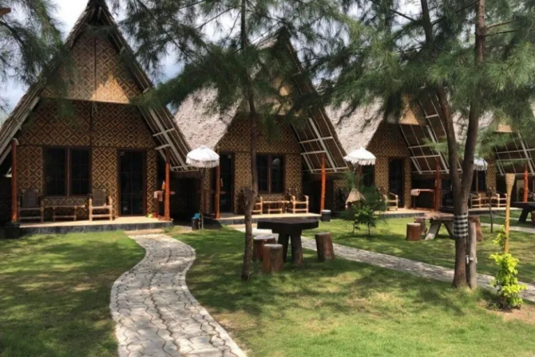 Madu Tiga Beach &amp; Resort