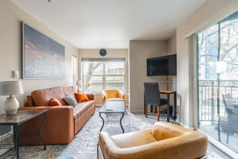 condo Airbnbs in Seattle