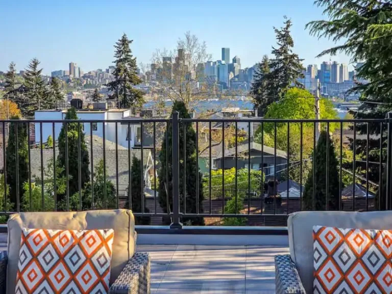 Airbnbs in Seattle with beautiful views