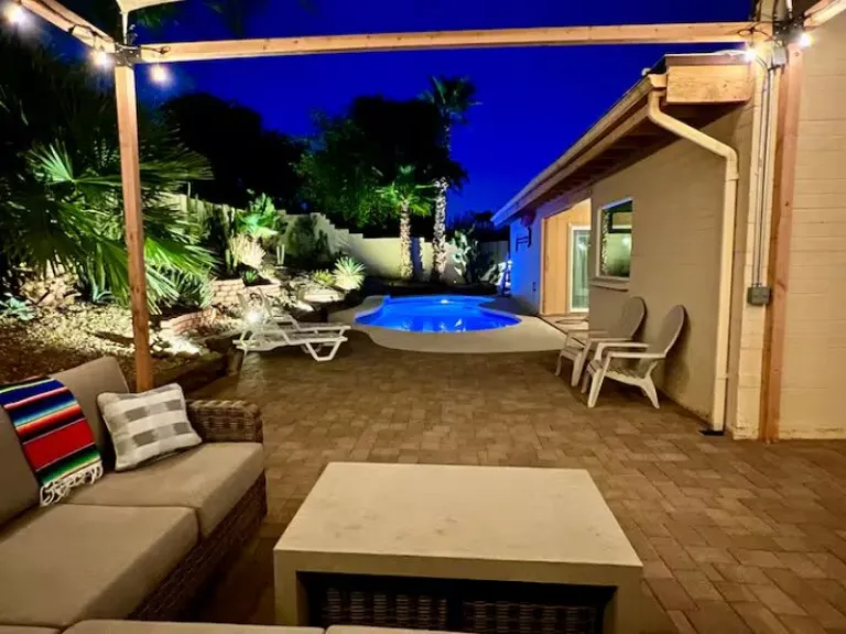 Airbnb stays in Phoenix
