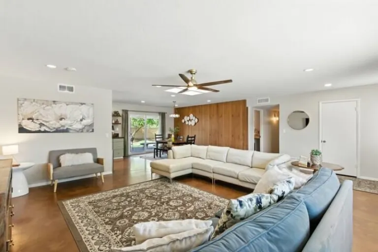 luxury Airbnb stays in Phoenix