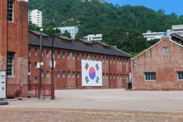 Special 80th-Anniversary Seoul Walking Tour