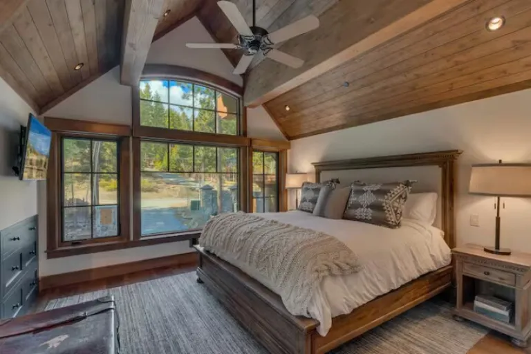 lakefront Airbnb Stays in Lake Tahoe