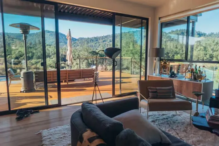 modern Airbnb stays in Napa Valley