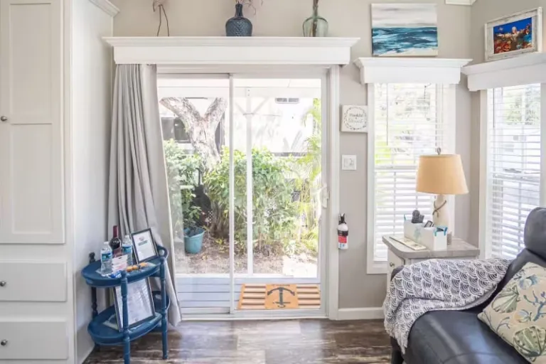 modern Airbnbs in Florida Keys