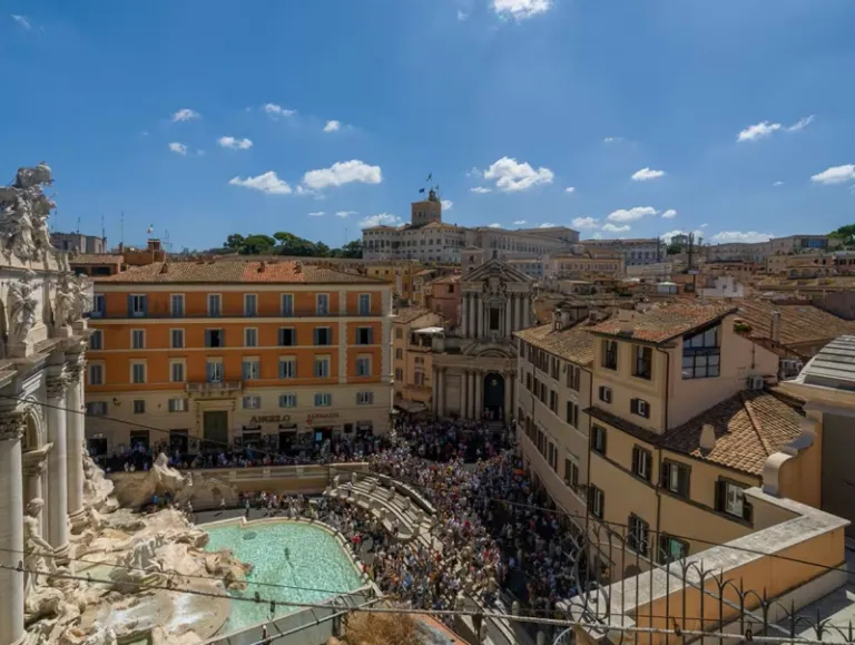 Airbnb Stays in Rome Close to Historical Landmarks