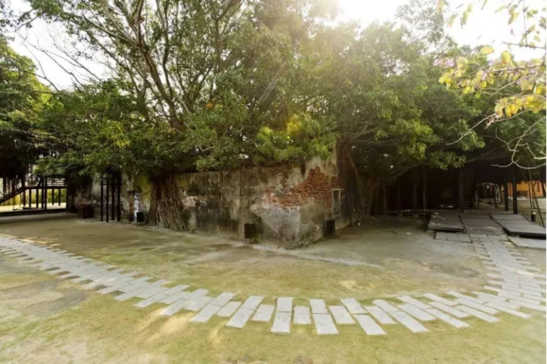 Anping tree house courtyard 
